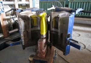 Μονο σχηματοποίηση εγχύσεων PVC δύο χρώματος για την μπότα ύψους 40cm, σχηματοποίηση παπουτσιών PVC